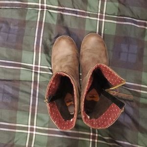 Brown no heel boots